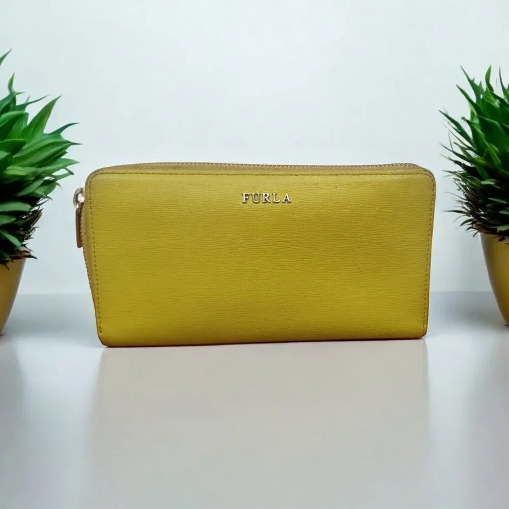 Authentic FURLA Round Zipper Long Wallet Wristie Neon Yellow Pebbled Leather
